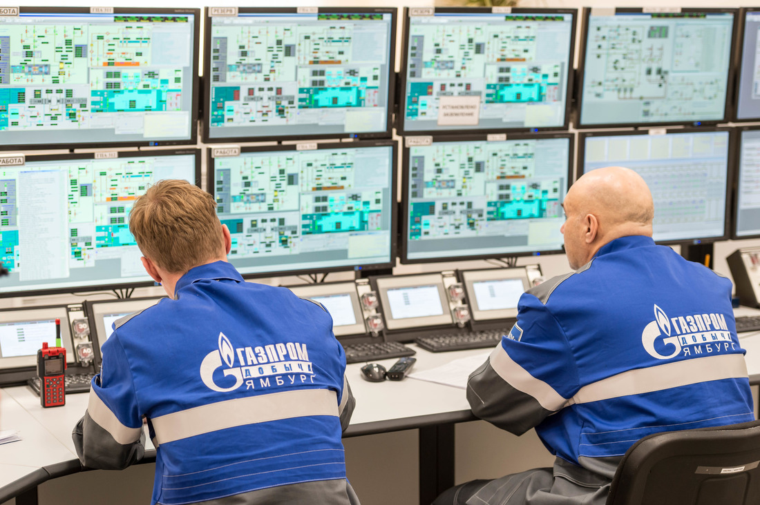 In the control room of booster compressor station of CGTU-3S, the Zapolyarnoye field